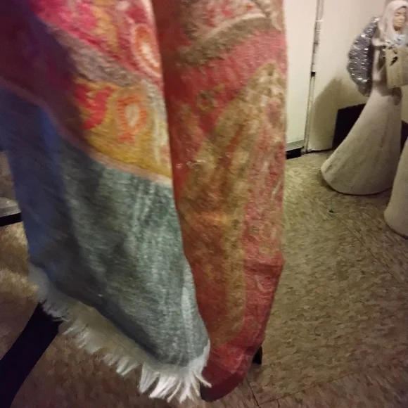 Sofia Cashmere Wrap/Scarf NWTS - Picture 5 of 13